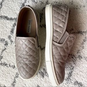 Offers welcome! Steve Madden quilted shoes
